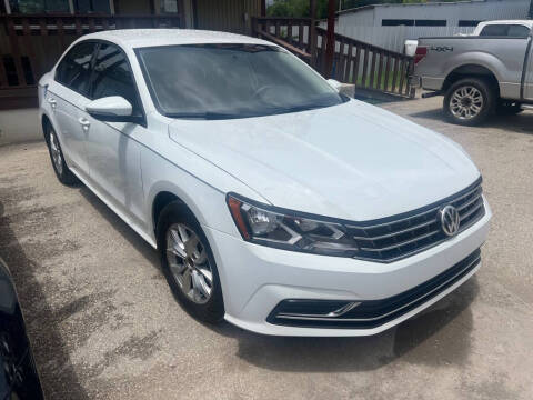 2018 Volkswagen Passat for sale at HALEMAN AUTO SALES in San Antonio TX