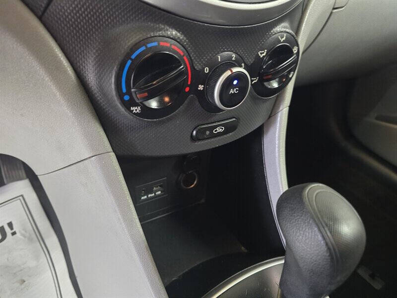 2013 Hyundai Accent GS