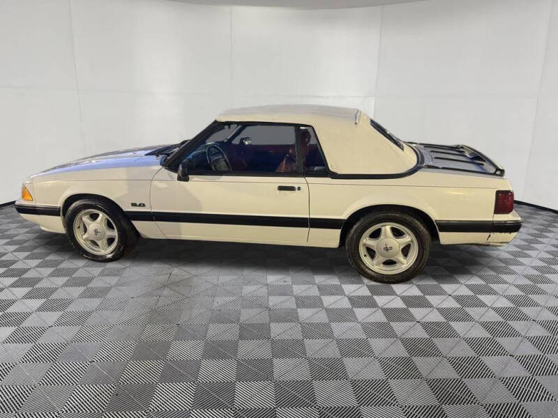 1990 Ford Mustang