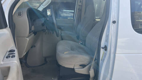 2005 Ford E-Series E-350 SD XLT