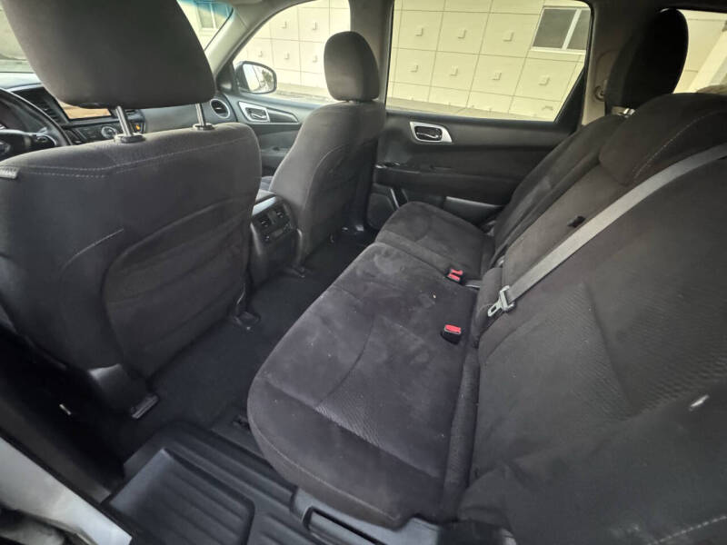 2013 Nissan Pathfinder SV