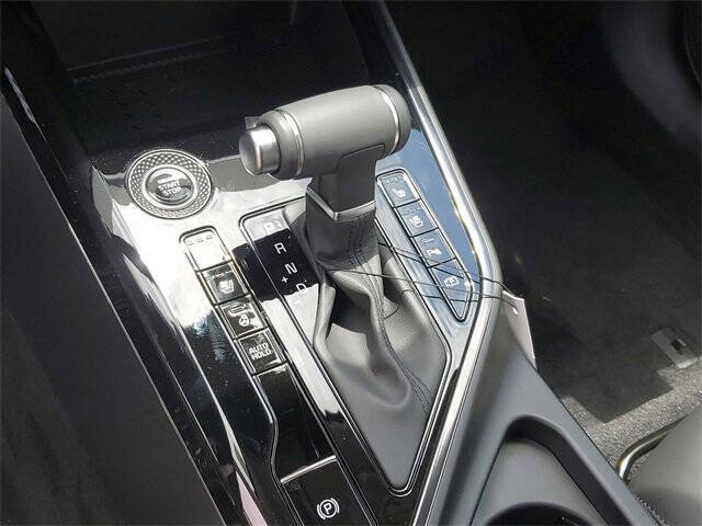 2025 Kia Niro SX Touring