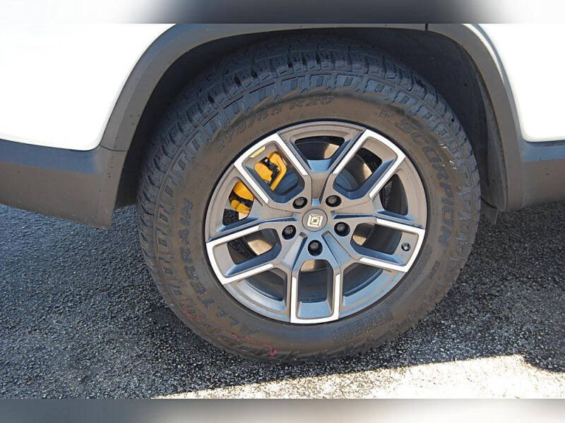 2023 Rivian R1S Adventure