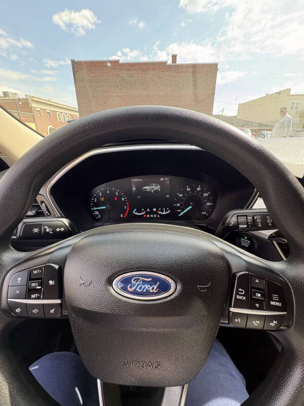 2020 Ford Escape SE