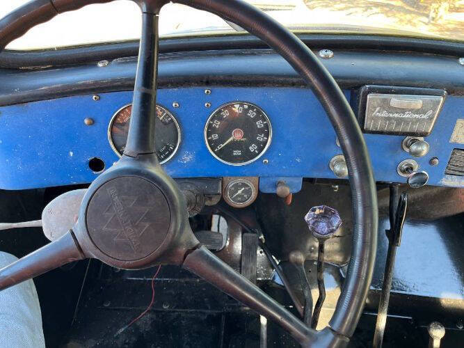 1954 International R140
