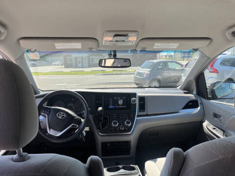 2017 Toyota Sienna