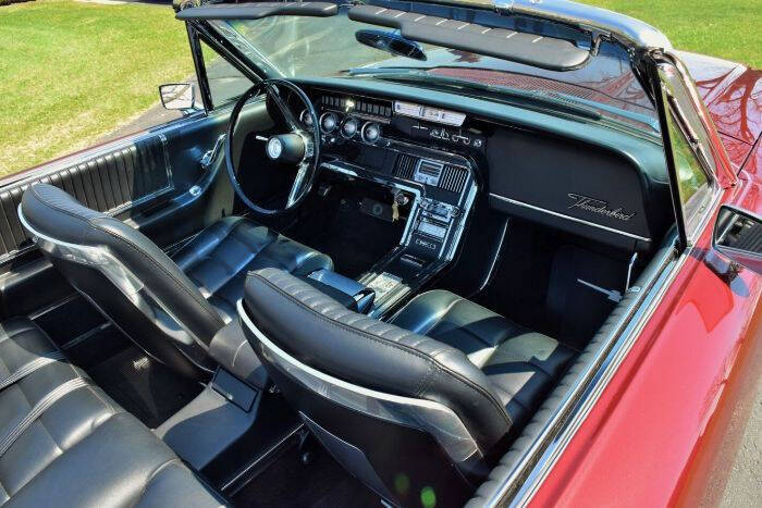 1966 Ford Thunderbird