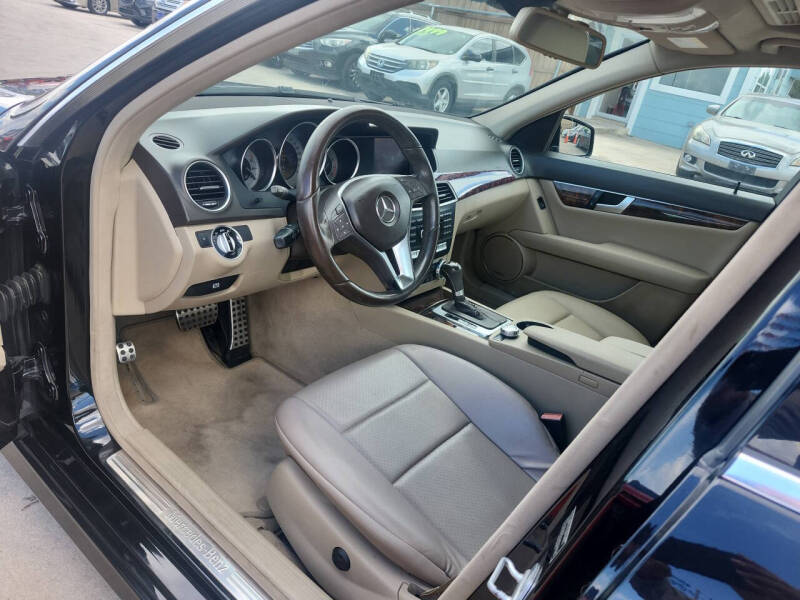 2012 Mercedes-Benz C-Class C 300 Luxury 4MATIC