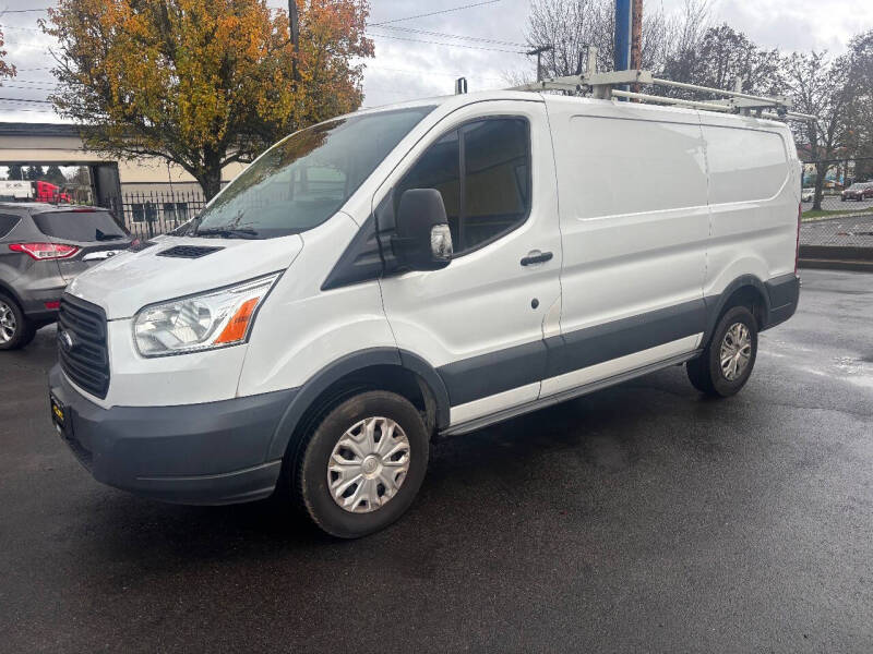 2015 Ford Transit Base's photo
