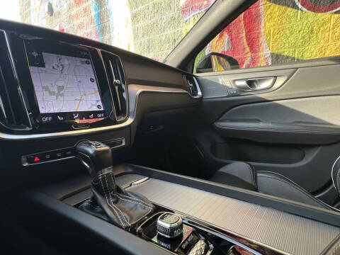 2019 Volvo S60 T6 R-Design