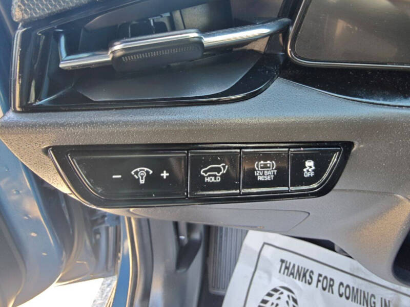 2023 Kia Niro SX