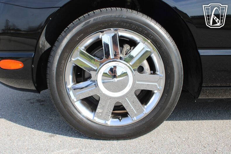 2005 Ford Thunderbird Deluxe