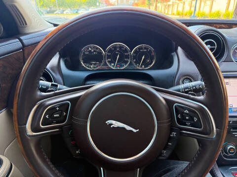 2011 Jaguar XJ