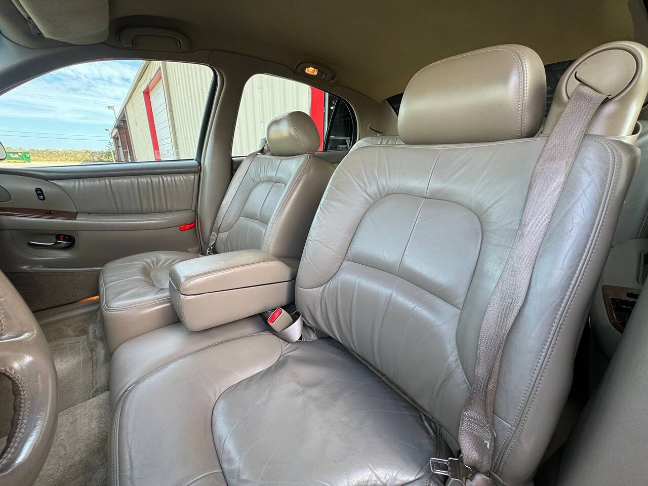 2000 Buick Park Avenue for sale at Carnival Car Company in Victoria, TX