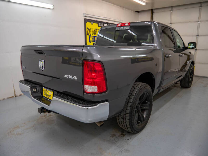 2016 RAM 1500 SLT