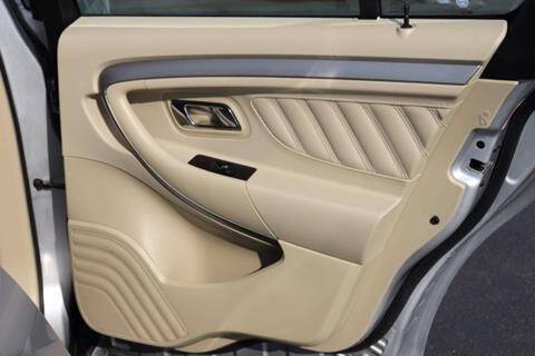 2015 Ford Taurus