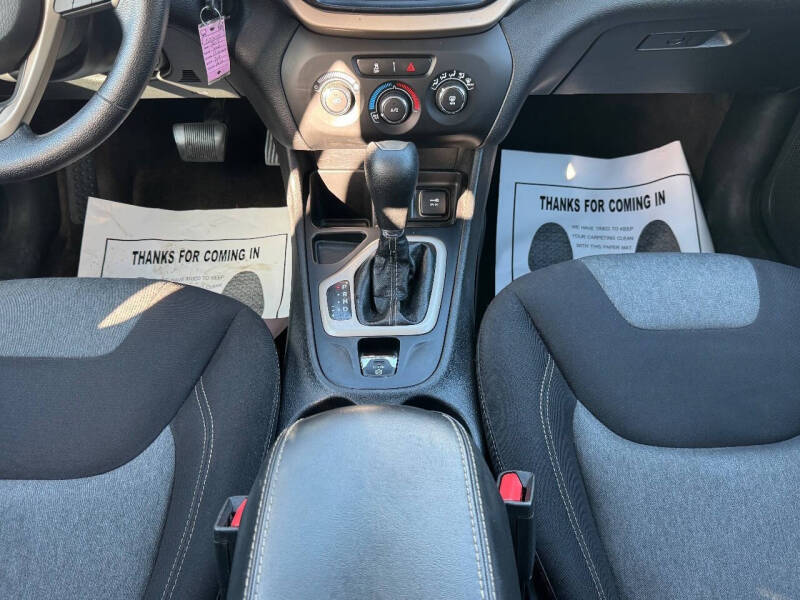 2017 Jeep Cherokee Sport