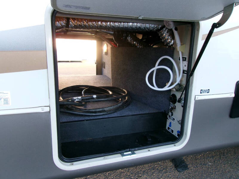 2015 Crossroads RV Cruiser 305RS