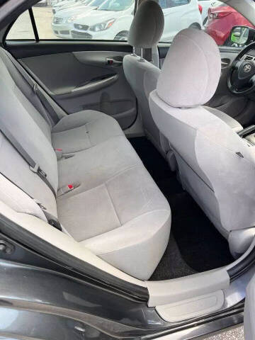 2011 Toyota Corolla LE