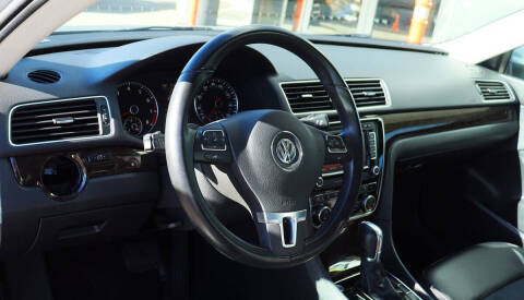 2015 Volkswagen Passat 3.6L V6 SEL Premium