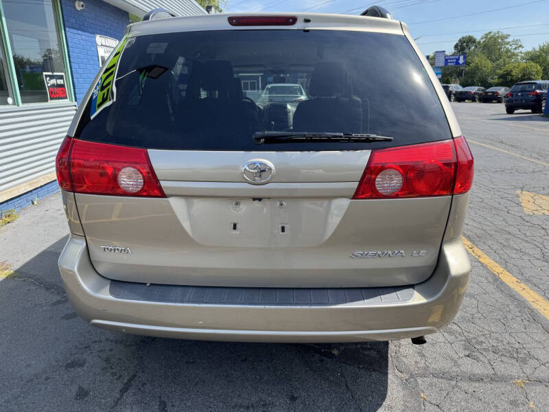 2009 Toyota Sienna LE 7-Passenger
