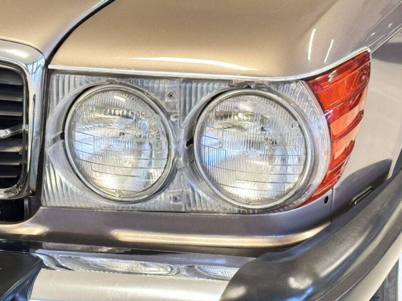 1989 Mercedes-Benz 560-Class 560 SL