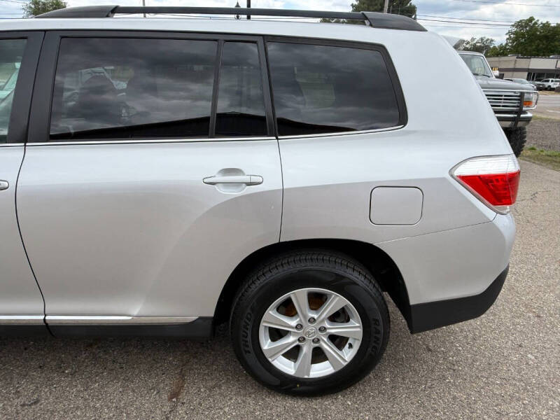 2011 Toyota Highlander SE