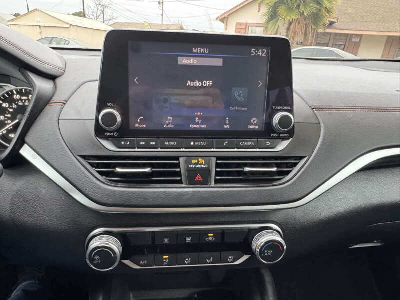 2021 Nissan Altima 2.5 SR