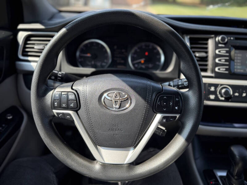 2017 Toyota Highlander LE