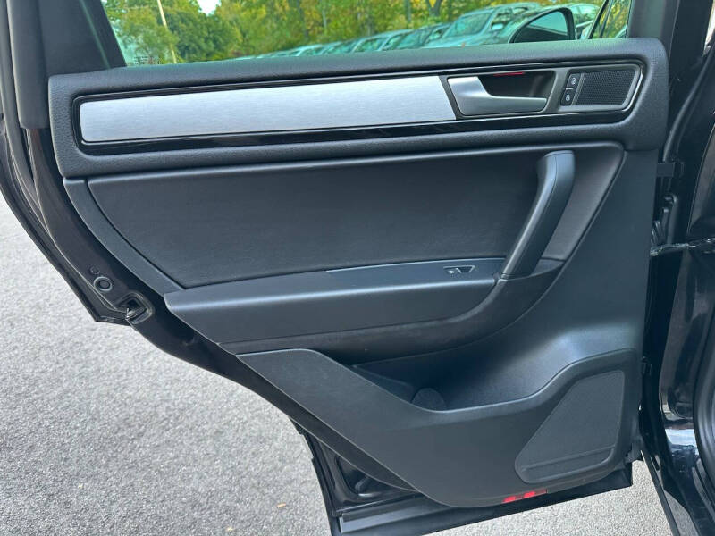 2014 Volkswagen Touareg V6 R-Line