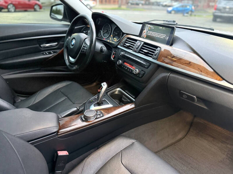 2015 BMW 3 Series 328i