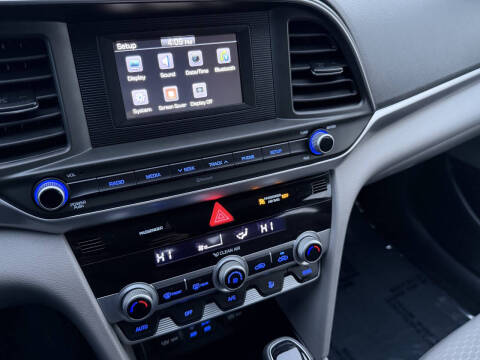 2020 Hyundai Elantra SE