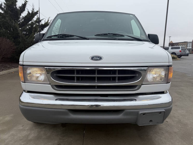 2000 Ford E-Series E-150