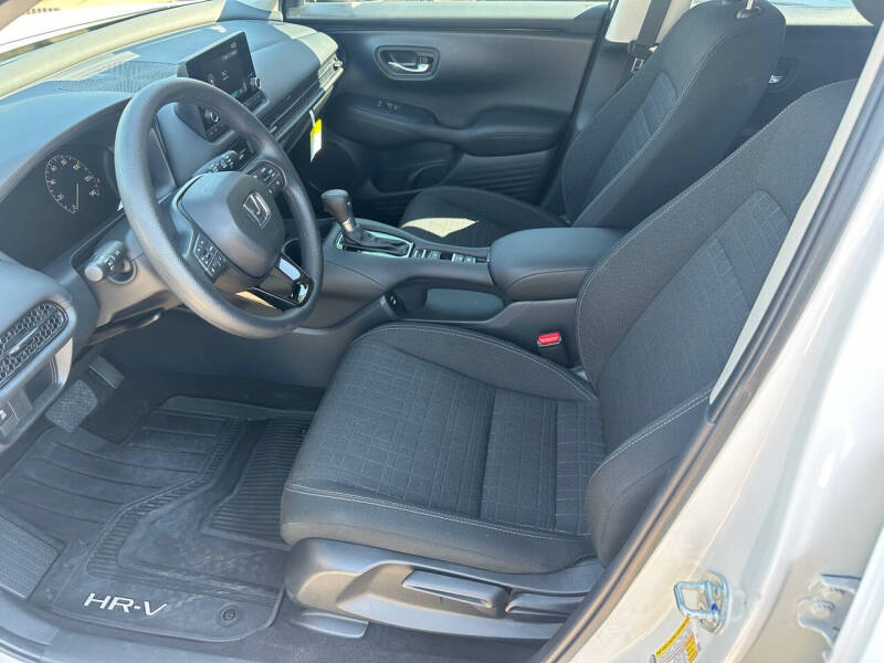 2025 Honda HR-V LX