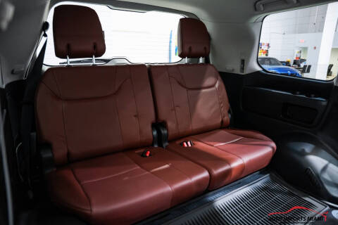 2021 Lexus LX 570 Three-Row