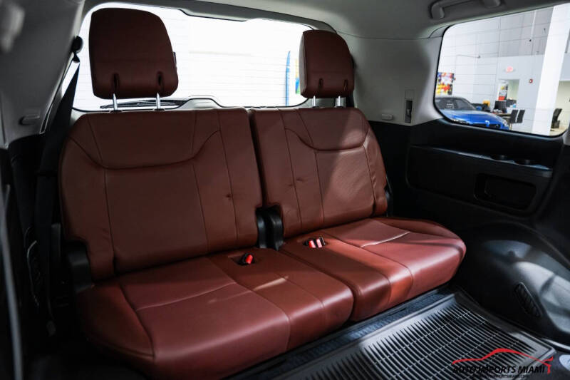 2021 Lexus LX 570 Three-Row