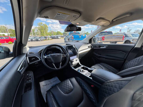 2023 Ford Edge Titanium