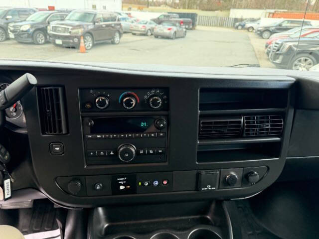 2022 GMC Savana 2500