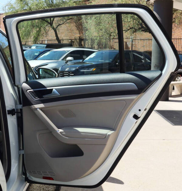 2017 Volkswagen Golf