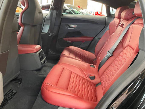 2024 Audi e-tron GT quattro Premium Plus