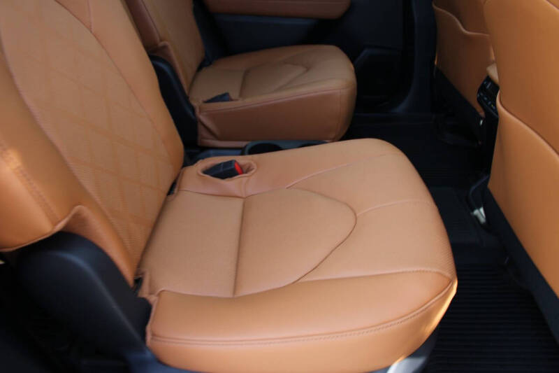 2025 Toyota Highlander Hybrid Platinum