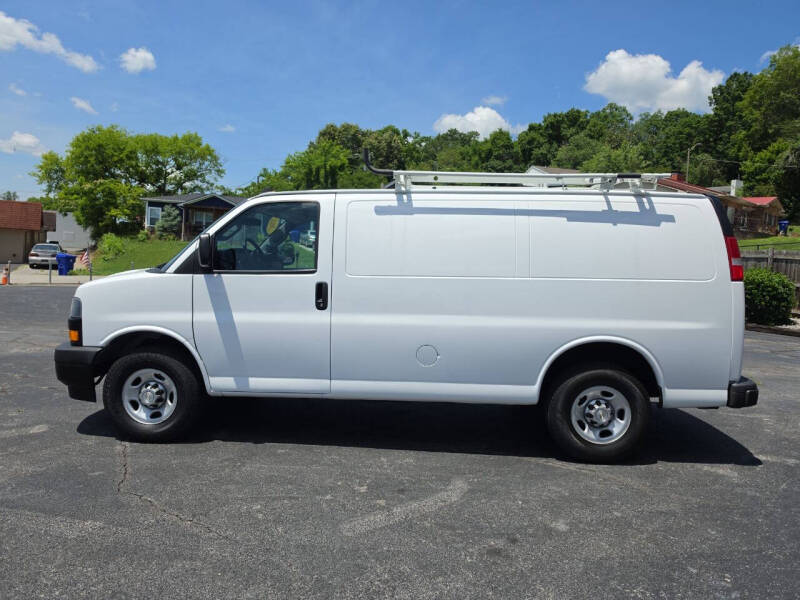 2022 Chevrolet Express 2500