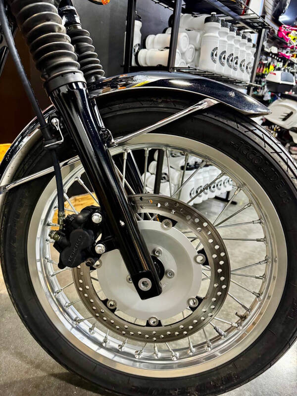 2000 Kawasaki W650 Cafe Race