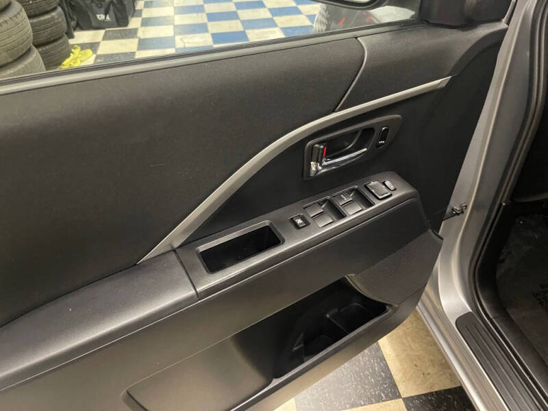 2012 Mazda MAZDA5 Sport