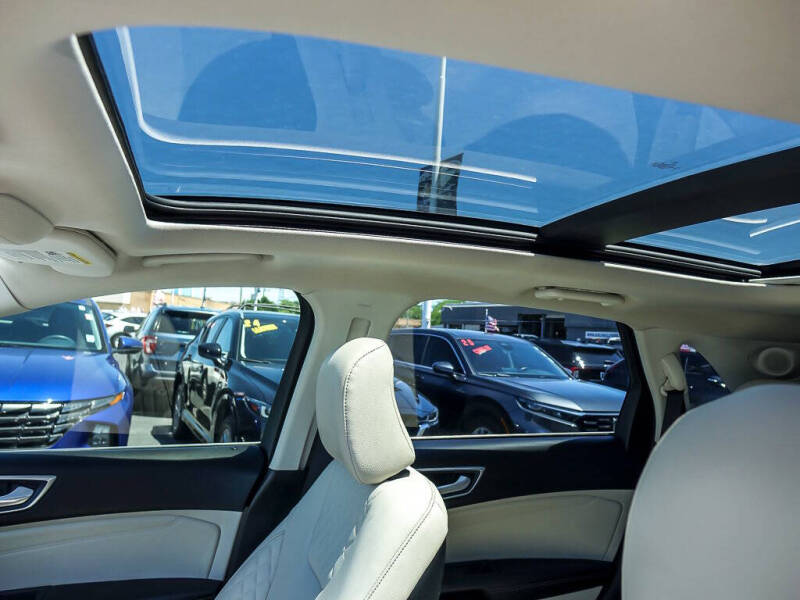 2023 Ford Edge Titanium