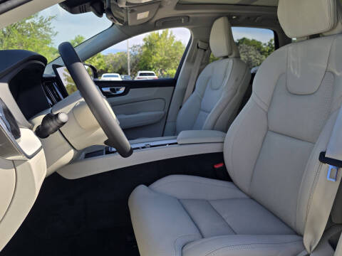 2026 Volvo XC60 B5 Ultra