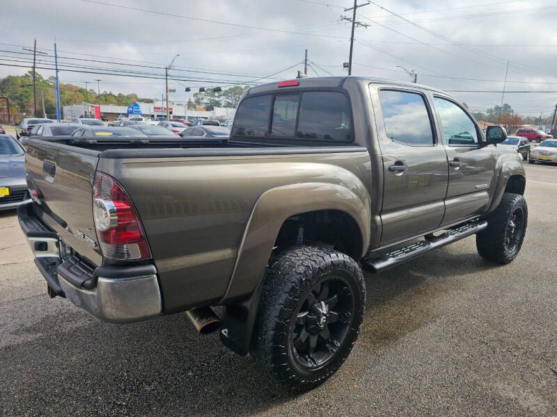 2012 Toyota Tacoma null photo 14