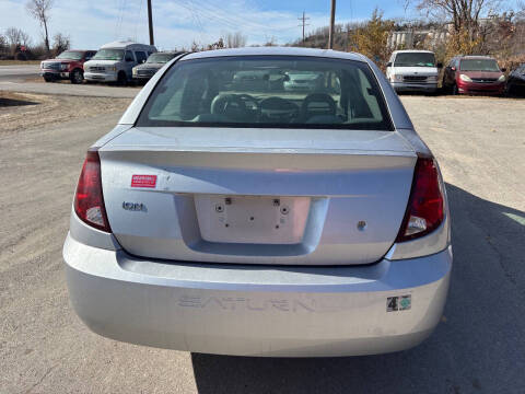 2005 Saturn Ion 1