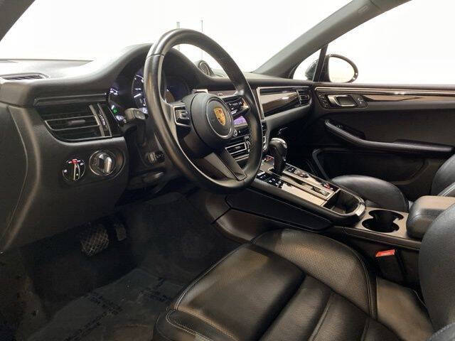 2023 Porsche Macan T