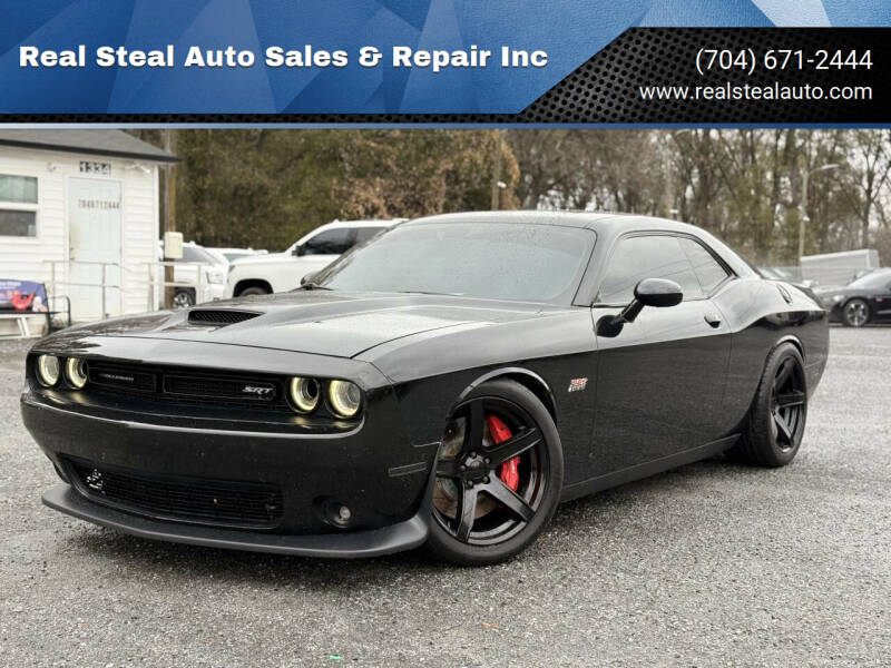 2016 Dodge Challenger SRT's photo